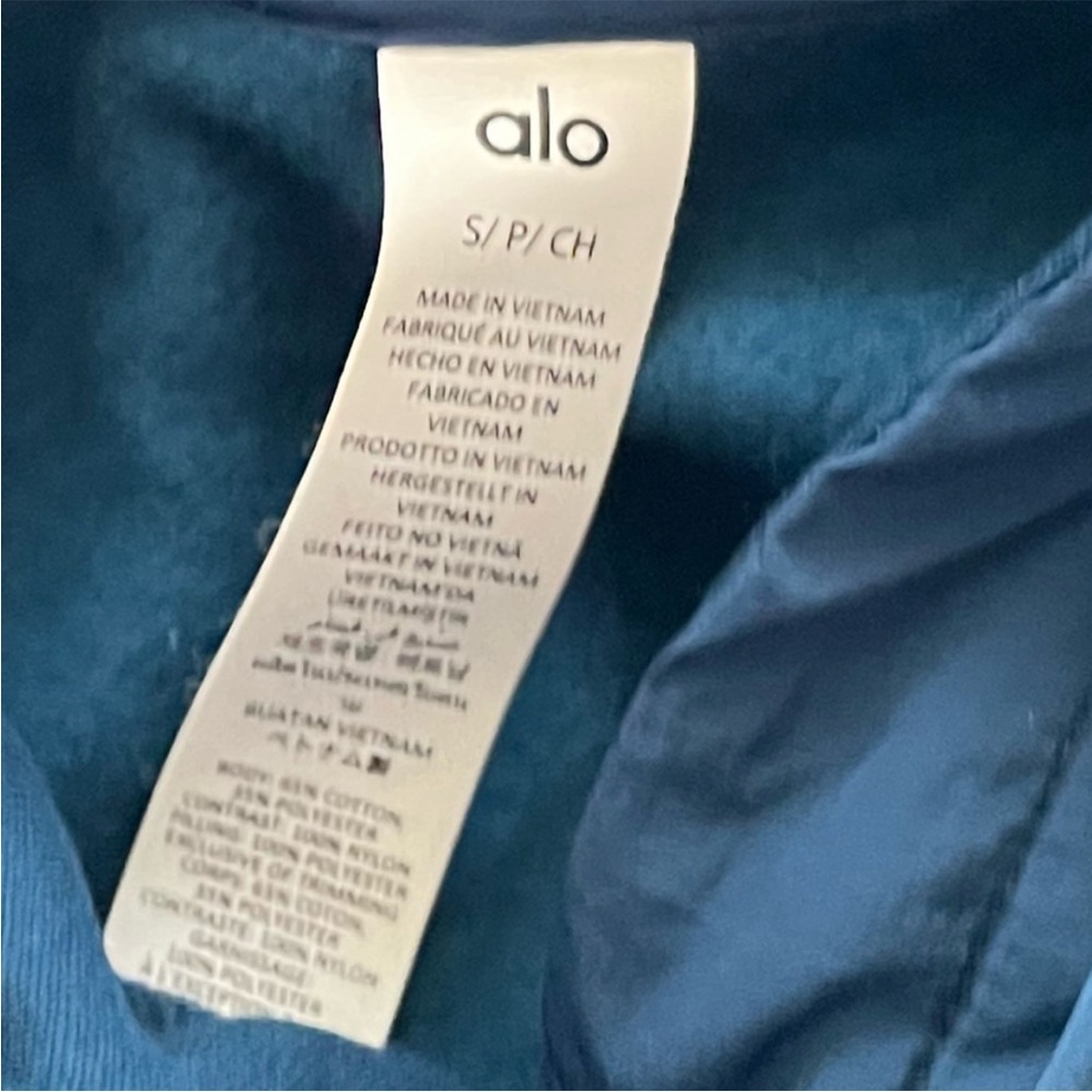 Alo Yoga Cropped In The Air short sleeve hoodie - Picture 4 of 10